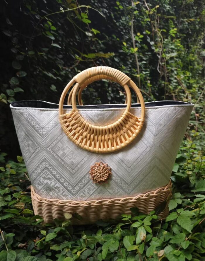 Zhuangbrocade Rattan Woven Round Handle Handbag - 图片 2