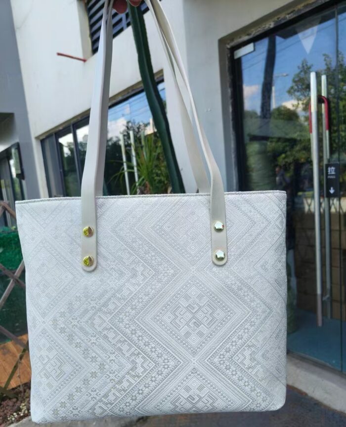 Zhuangbrocade Plain White Geometric Pattern Bag - 图片 4