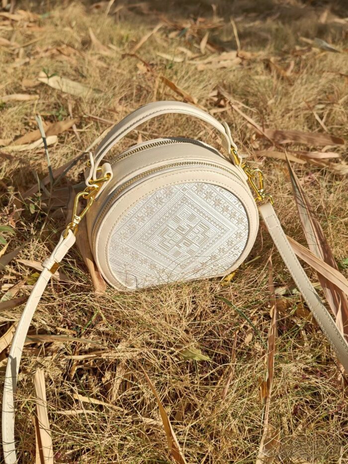 Zhuangbrocade Retro Fashion Round Bag