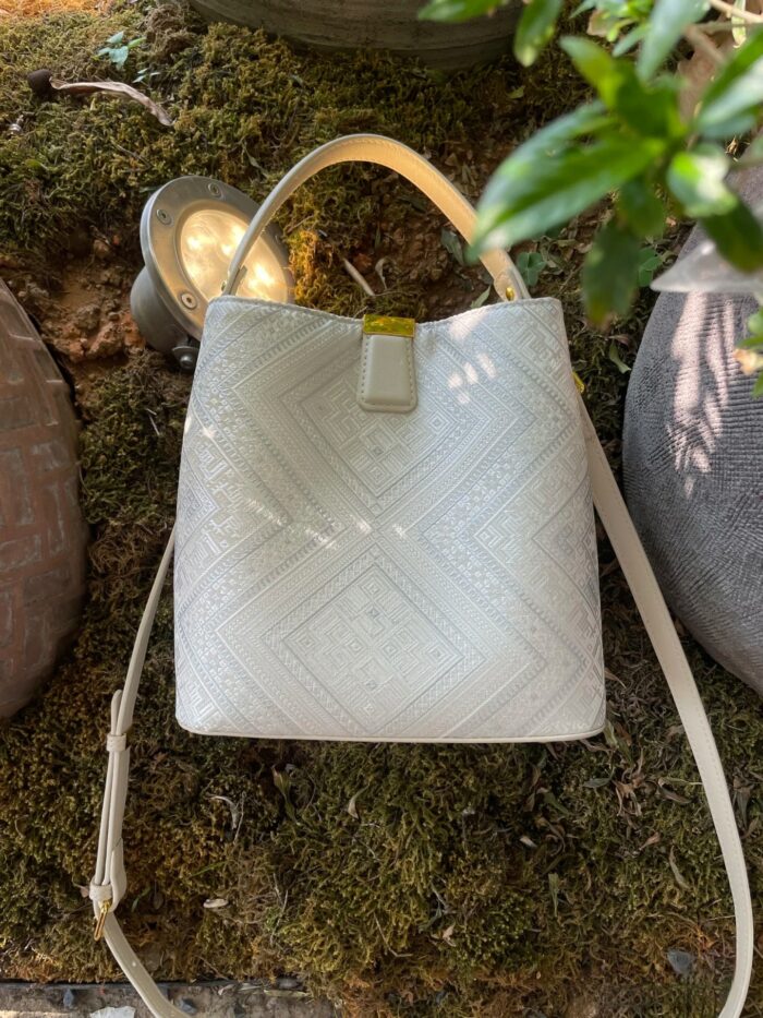 Zhuangbrocade Intangible Cultural Heritage Bucket Bag - 图片 4