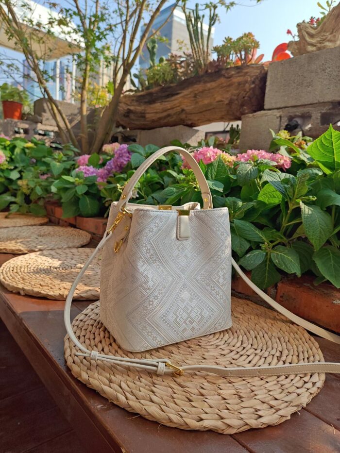 Zhuangbrocade Intangible Cultural Heritage Bucket Bag - 图片 2