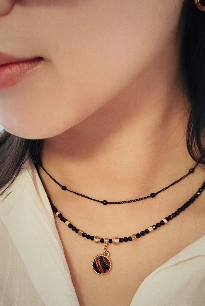 Zhuangbrocade Black Gold Natural Stone Double Sided Chain