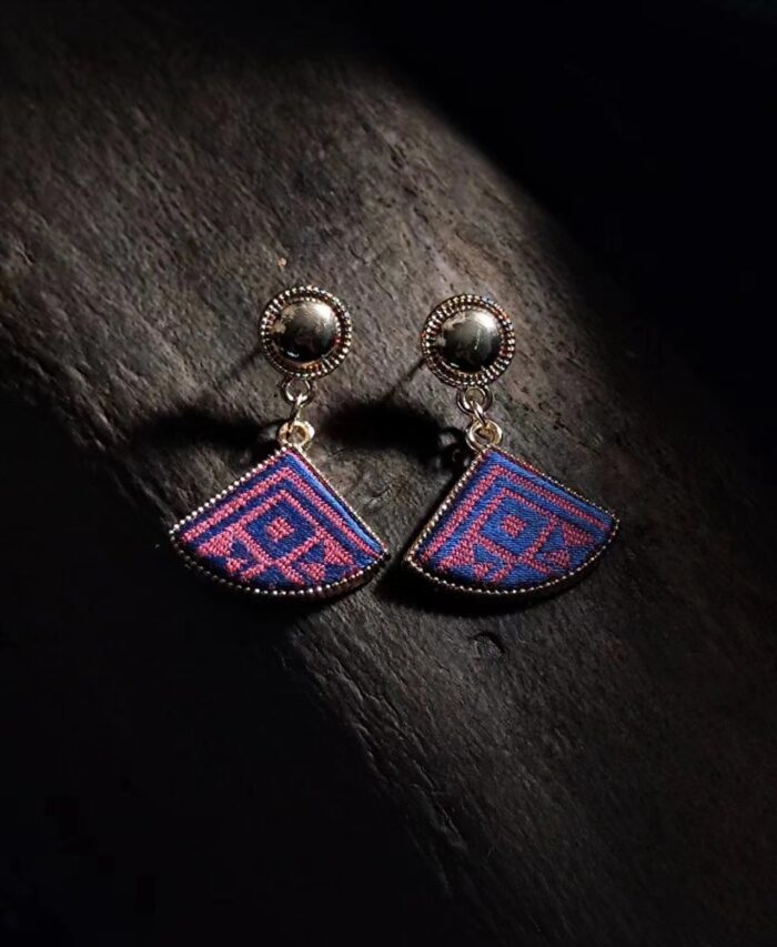 Zhuangbrocade Fan Shaped Earrings - 图片 4