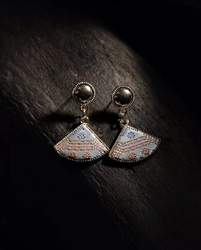 Zhuangbrocade Fan Shaped Earrings - 图片 2