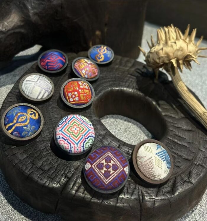 Zhuang Brocade Round Button Needle Series