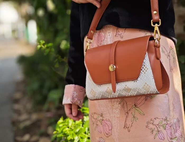 Zhuang Brocade Handicraft Bag - 图片 3