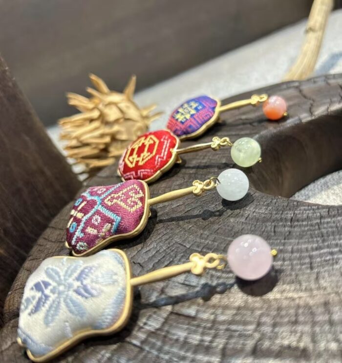 Zhuang Brocade Brooch - 图片 4