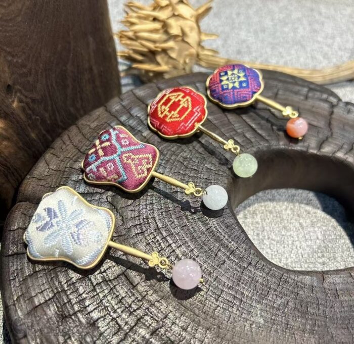 Zhuang Brocade Brooch - 图片 3