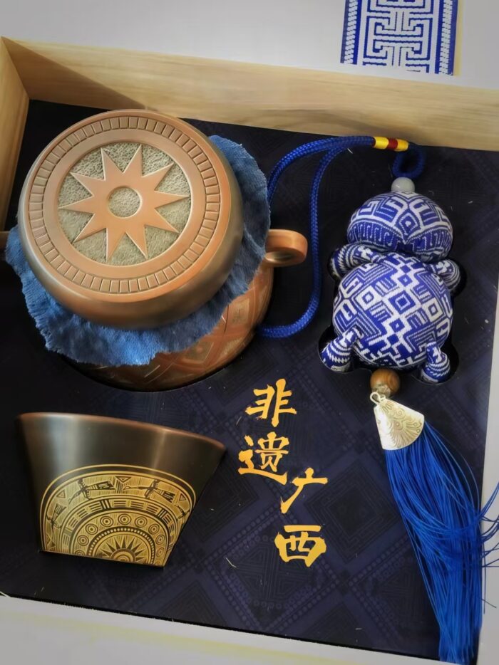 Zhuangbrocade Nixing Pottery Gift Box