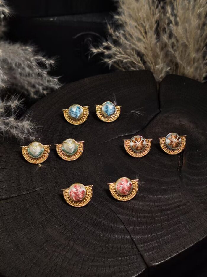 Zhuang Brocade Semicircle Earrings - 图片 3