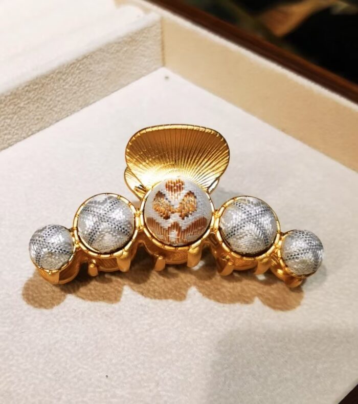 Zhuang Brocade Five Ball Hair Clip - 图片 3