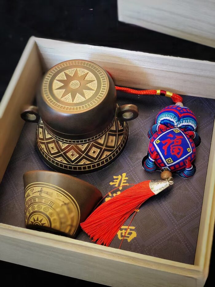 Zhuangbrocade Nixing Pottery Gift Box