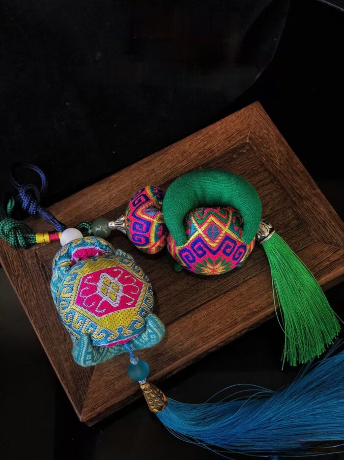 Zhuang Brocade Chinese Embroidered Drawstring Brocade Bag - 图片 2