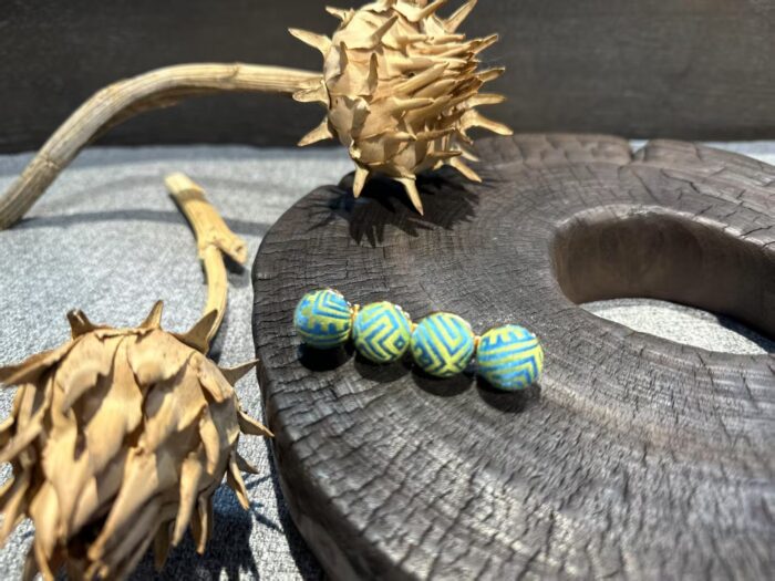 Handmade Zhuang Brocade Four Bean Hairpin - 图片 2