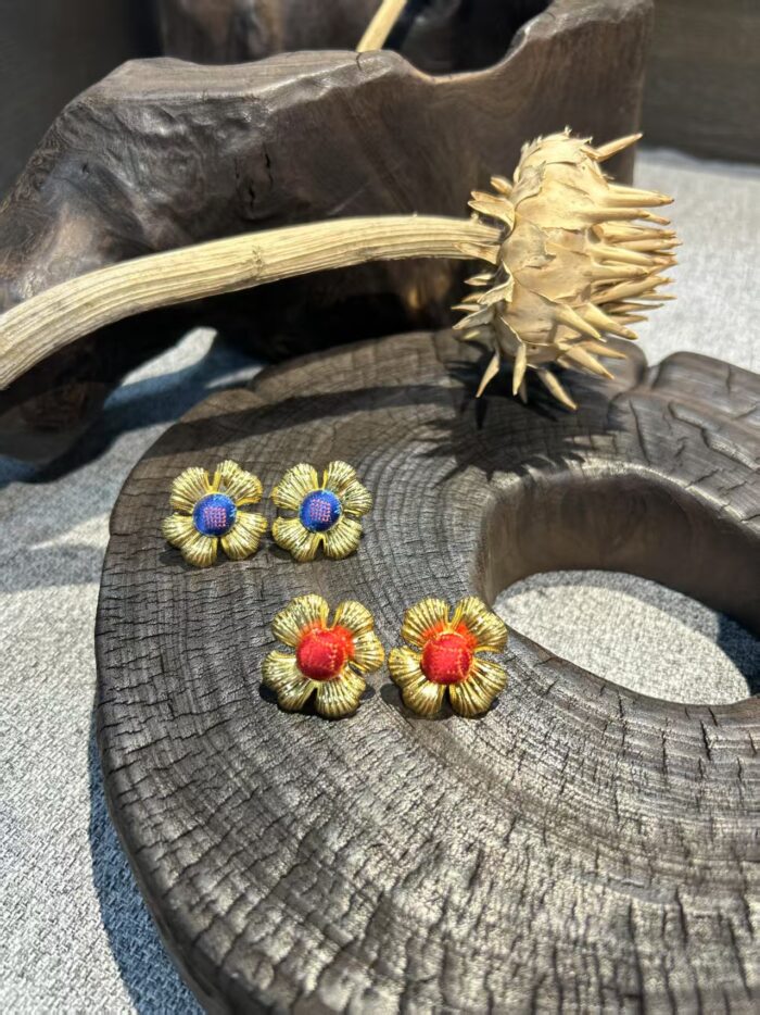 Zhuang Brocade Unique Handmade Flower Earrings - 图片 3