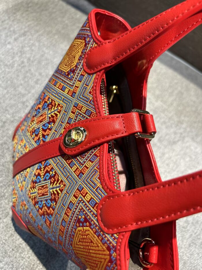 Zhuang Brocade Longevity Flower Bag - 图片 6
