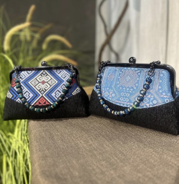 Zhuang Brocade Flower Mouth Gold Bag