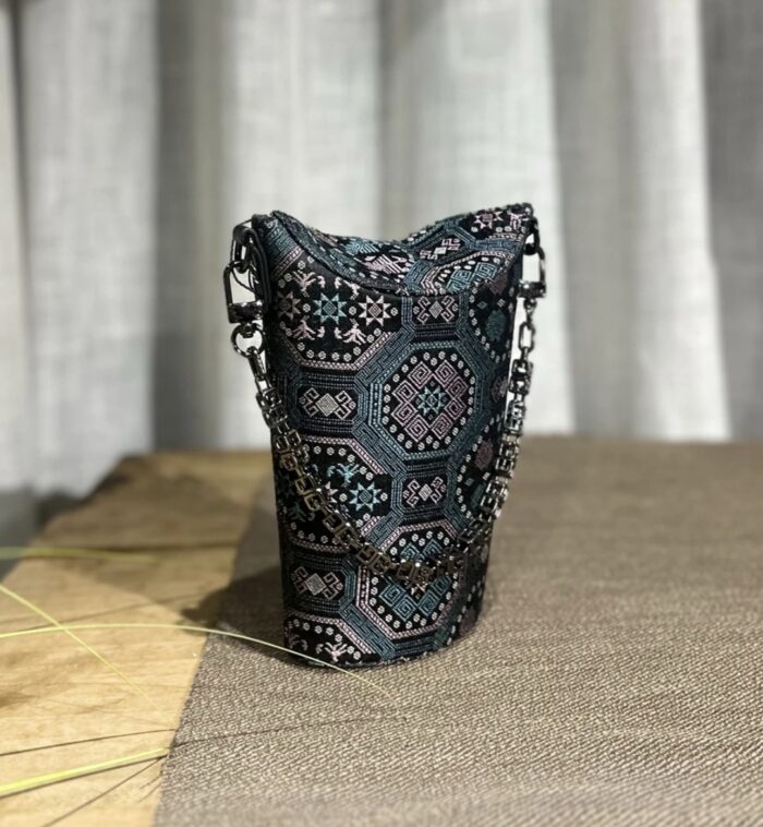 Zhuang Brocade Python Dragon Pattern Bag - 图片 3
