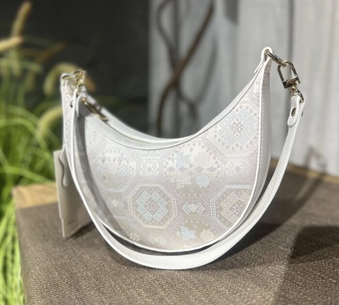 Zhuang Brocade Handicraft Moon bag - 图片 4