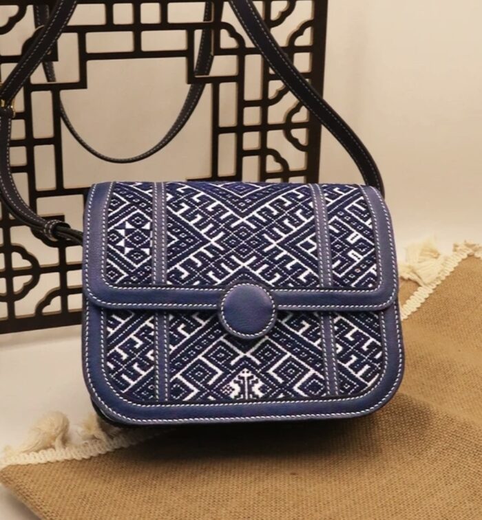 Zhuang Brocade Saddle Bag - 图片 3