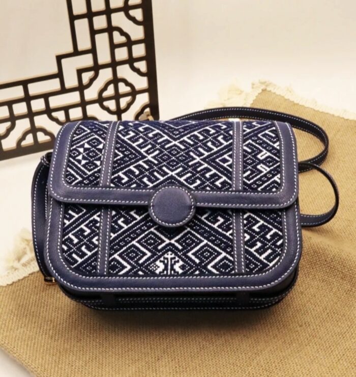 Zhuang Brocade Saddle Bag - 图片 4