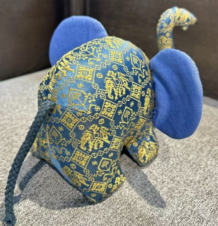 Zhuang Brocade Elephant Doll - 图片 3